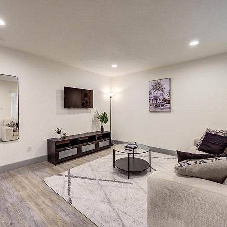 Trendy Midtown Apt, Walk To Shops & Sites, Pets Ok Х'юстон Екстер'єр фото