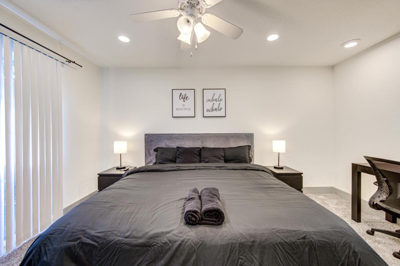 Trendy Midtown Apt, Walk To Shops & Sites, Pets Ok Х'юстон Екстер'єр фото