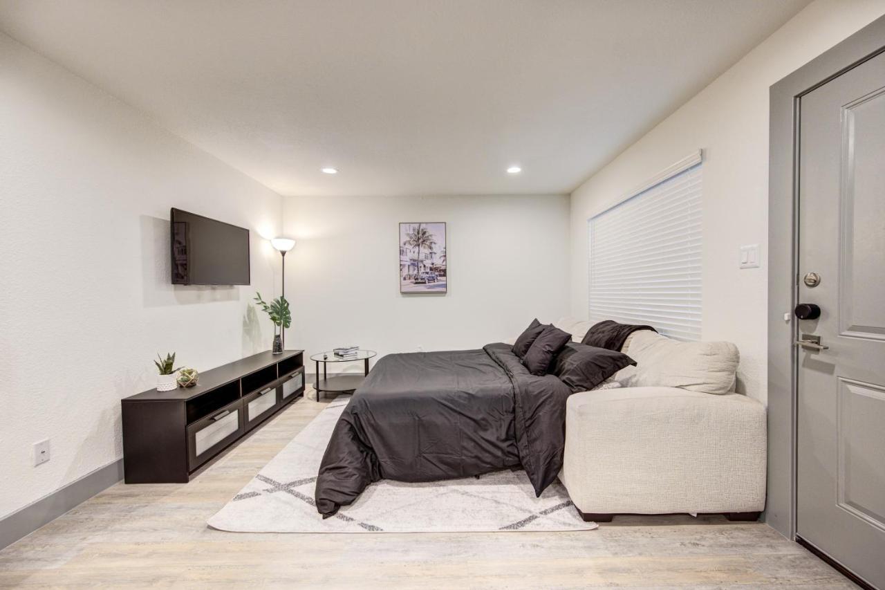 Trendy Midtown Apt, Walk To Shops & Sites, Pets Ok Х'юстон Екстер'єр фото