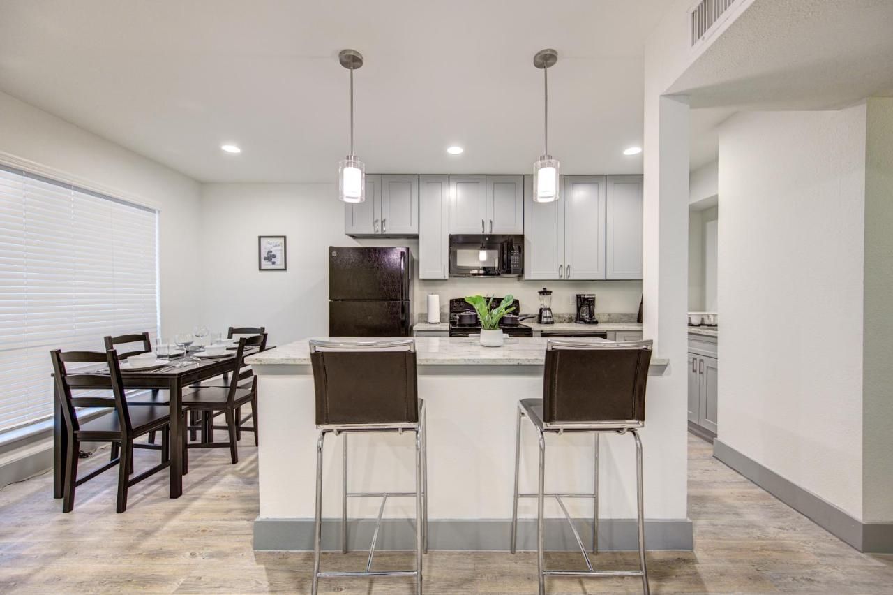 Trendy Midtown Apt, Walk To Shops & Sites, Pets Ok Х'юстон Екстер'єр фото