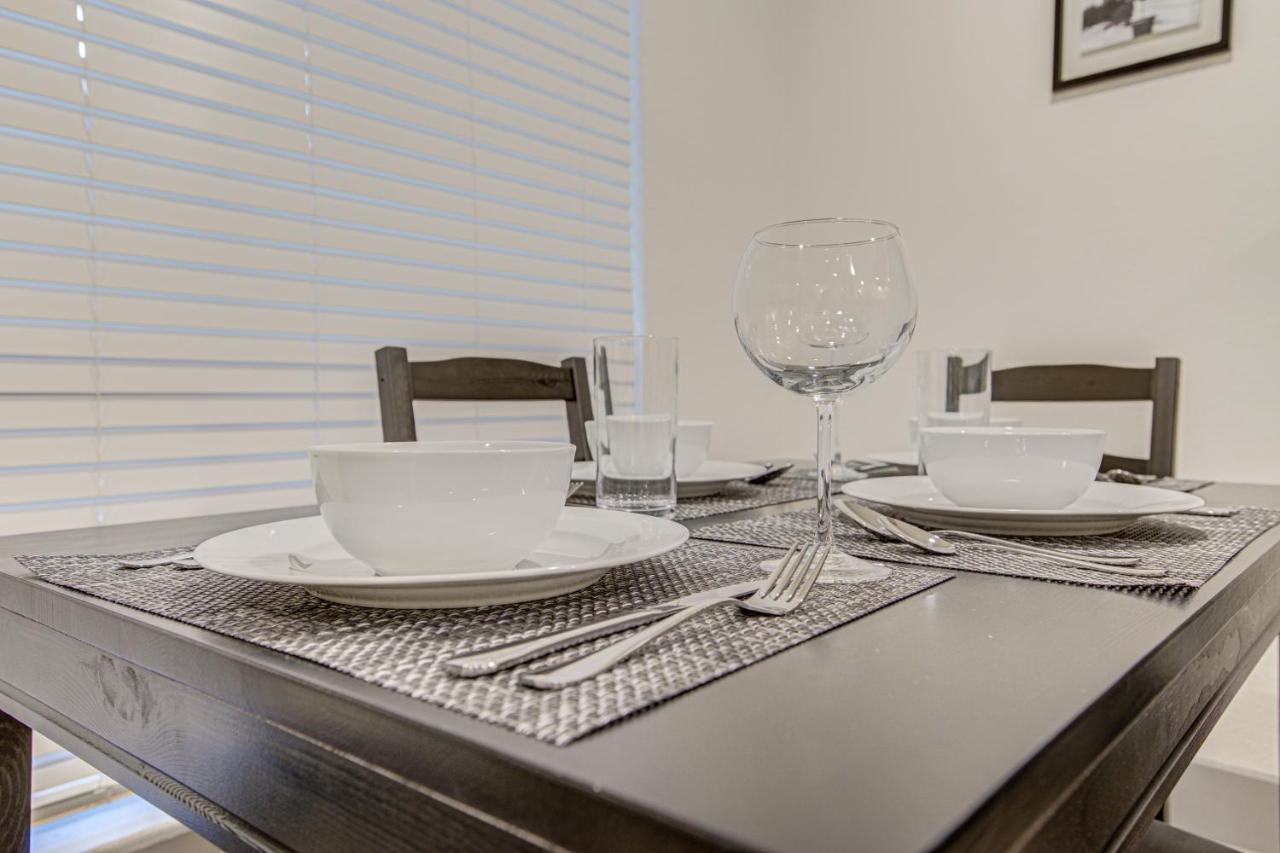 Trendy Midtown Apt, Walk To Shops & Sites, Pets Ok Х'юстон Екстер'єр фото