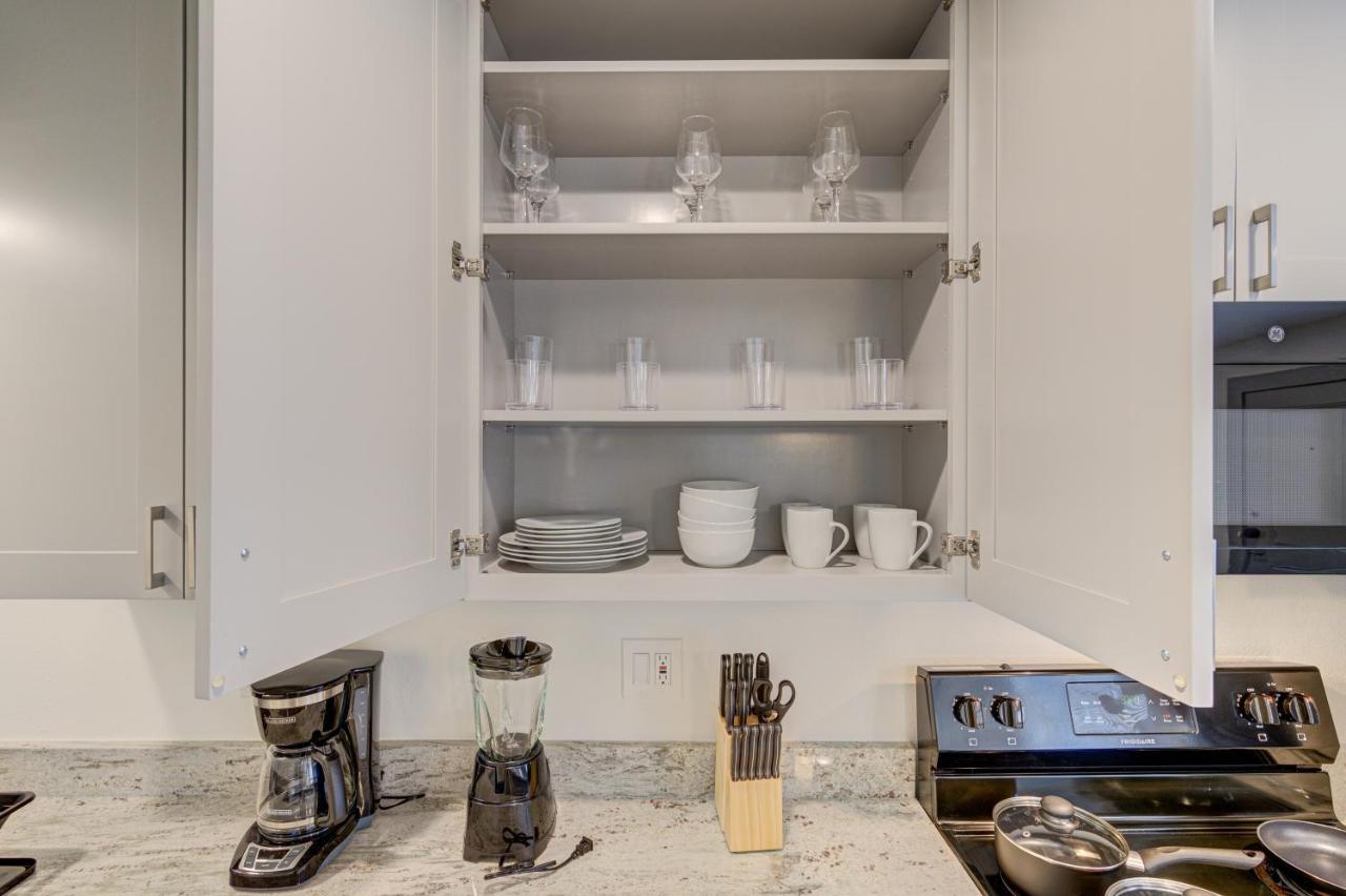 Trendy Midtown Apt, Walk To Shops & Sites, Pets Ok Х'юстон Екстер'єр фото