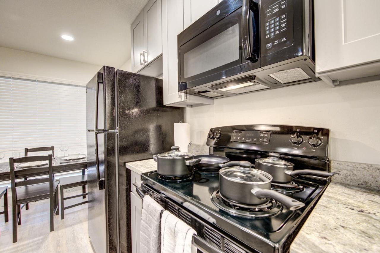 Trendy Midtown Apt, Walk To Shops & Sites, Pets Ok Х'юстон Екстер'єр фото