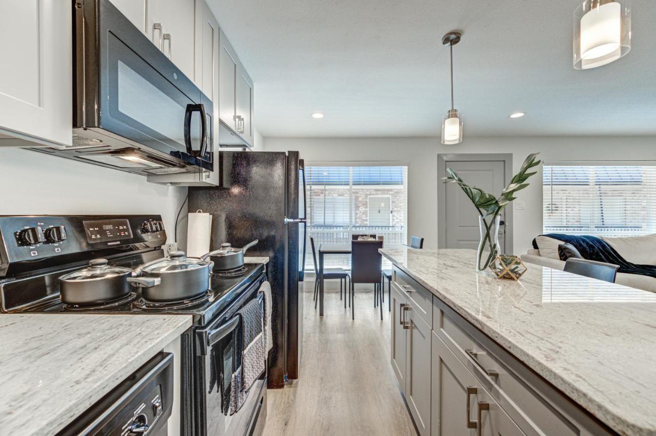 Trendy Midtown Apt, Walk To Shops & Sites, Pets Ok Х'юстон Екстер'єр фото