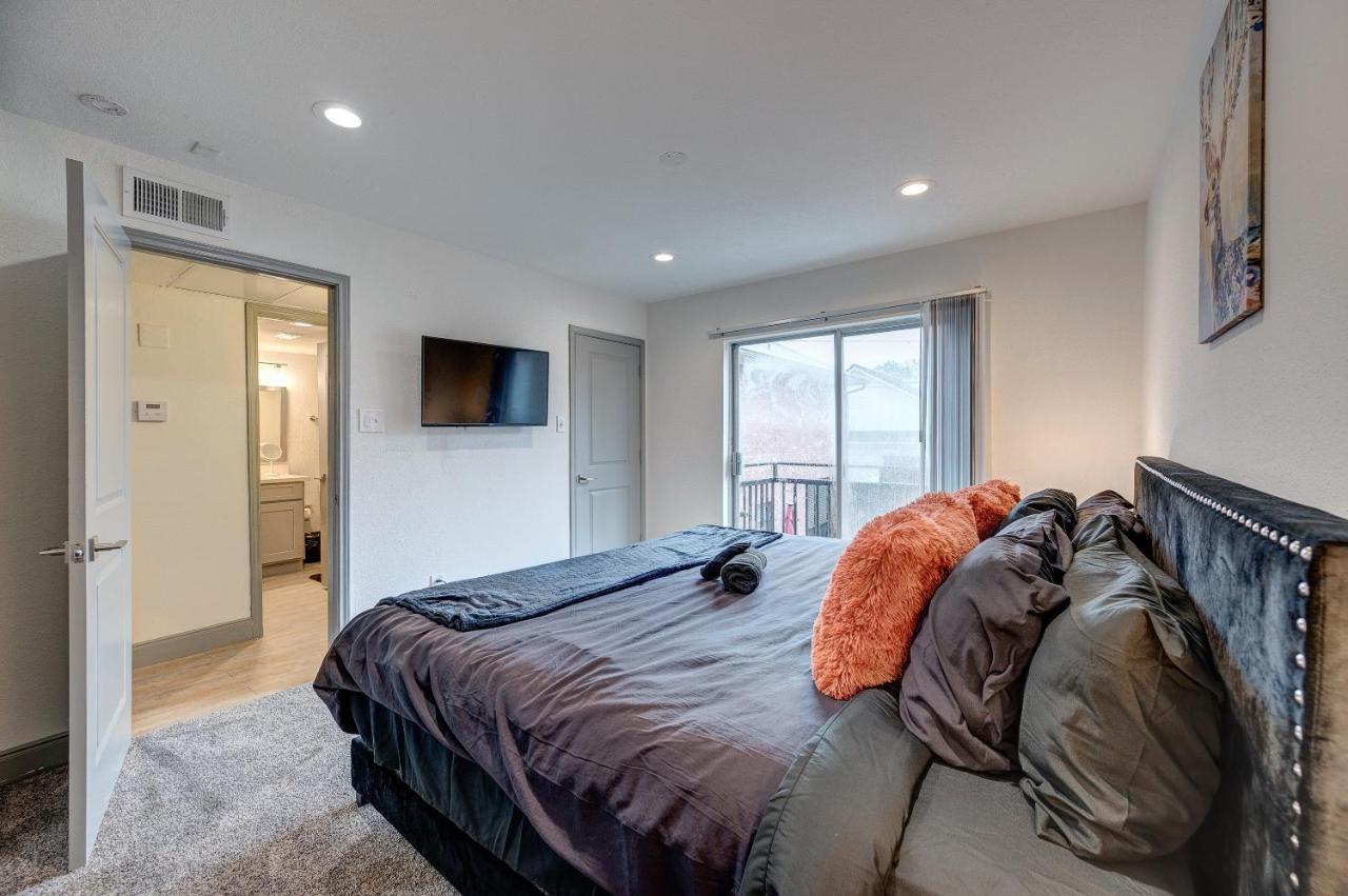 Trendy Midtown Apt, Walk To Shops & Sites, Pets Ok Х'юстон Екстер'єр фото