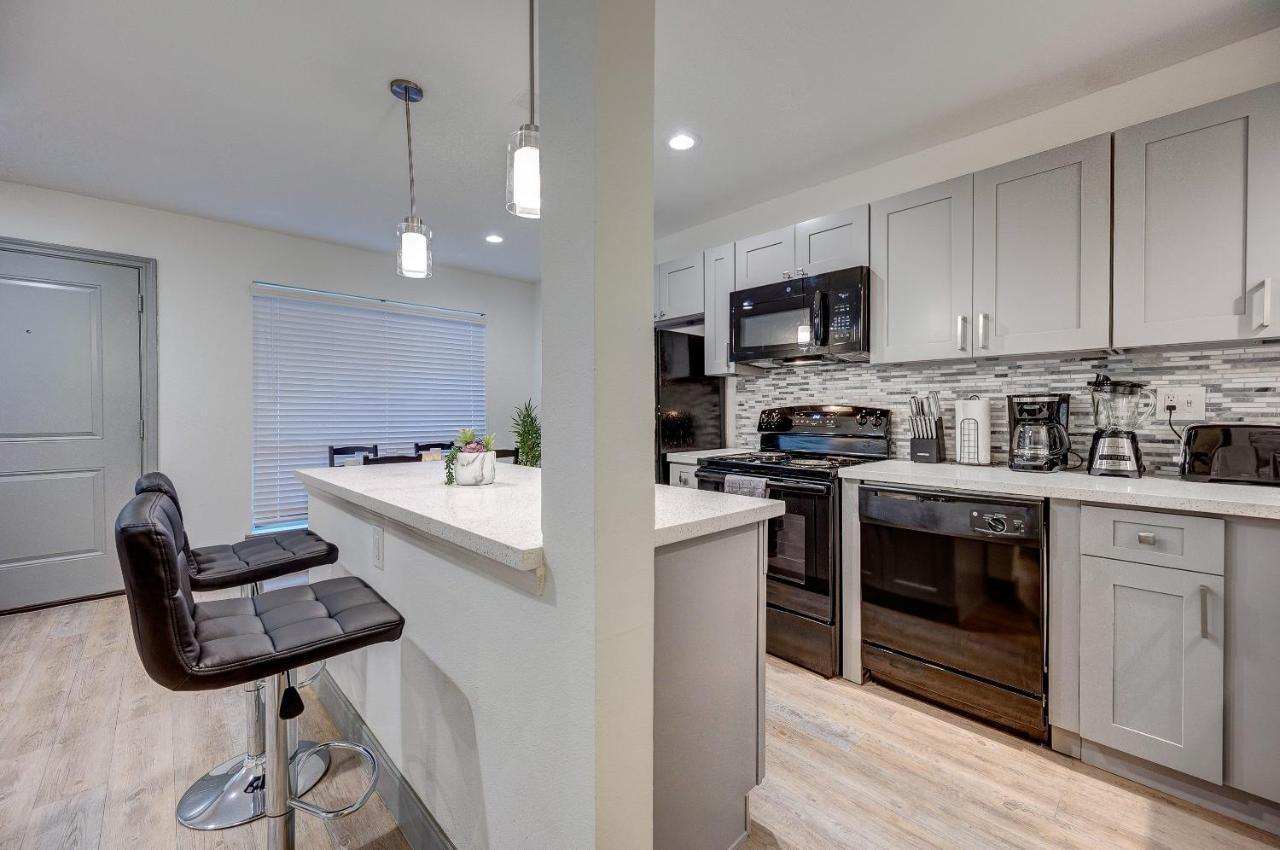 Trendy Midtown Apt, Walk To Shops & Sites, Pets Ok Х'юстон Екстер'єр фото