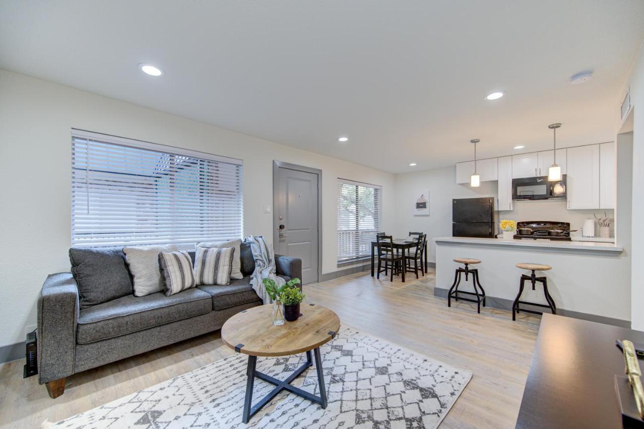 Trendy Midtown Apt, Walk To Shops & Sites, Pets Ok Х'юстон Екстер'єр фото