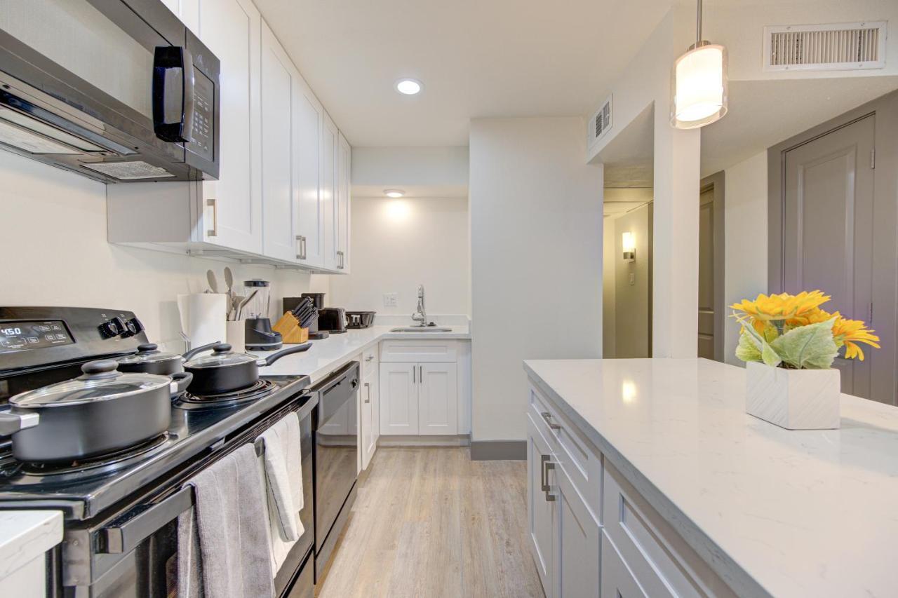 Trendy Midtown Apt, Walk To Shops & Sites, Pets Ok Х'юстон Екстер'єр фото