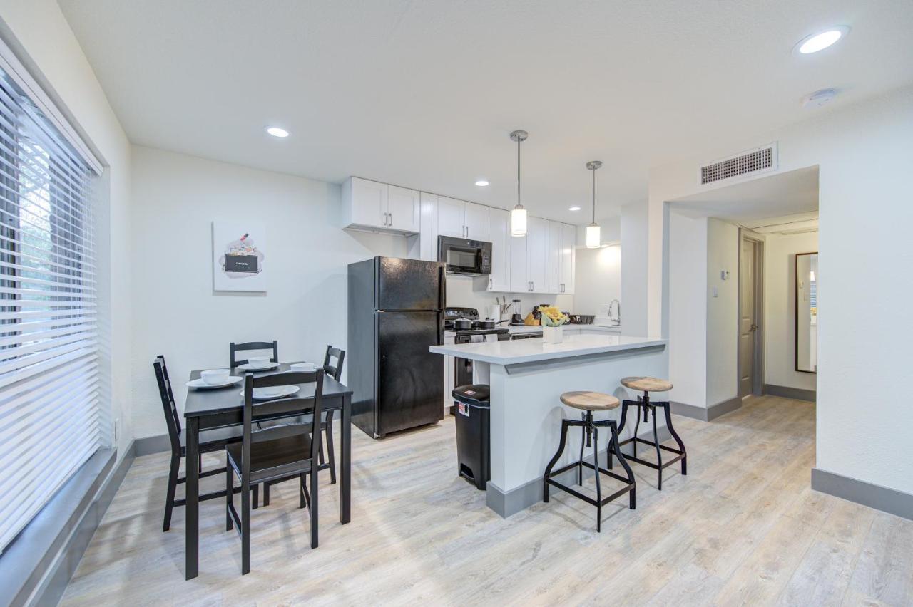 Trendy Midtown Apt, Walk To Shops & Sites, Pets Ok Х'юстон Екстер'єр фото